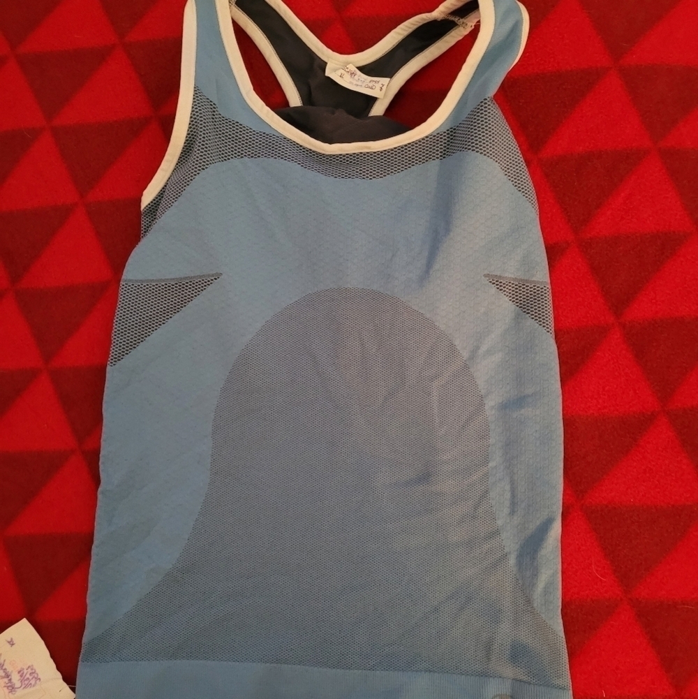 Hbi seamless Sample NWT xl tank with built-in bra